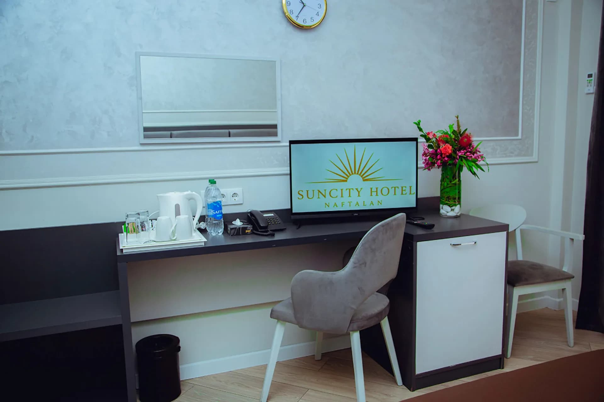 Deluxe Queen
